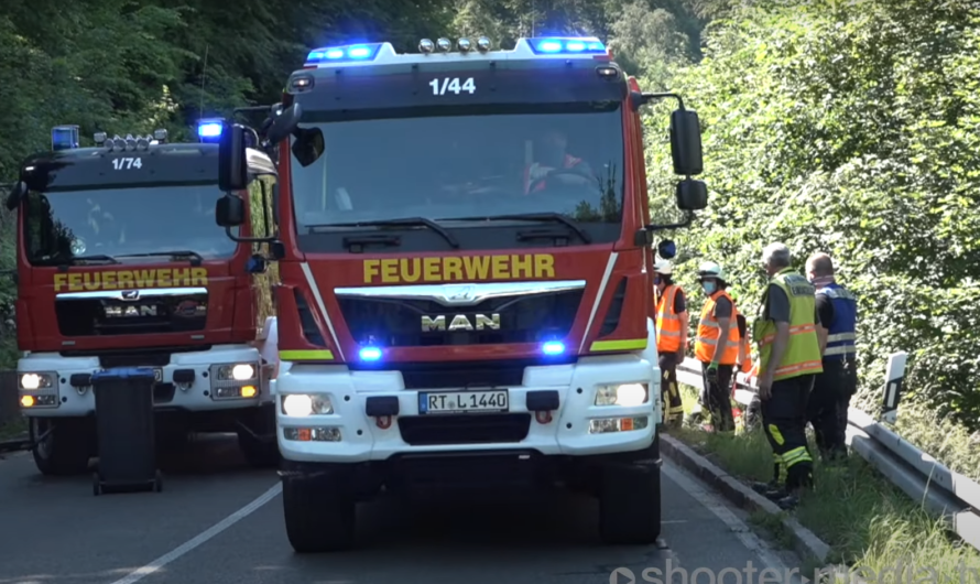 SMART KRACHT IN TRAKTOR + Feuerwehr ð Lichtenstein mit technischer Hilfeleistung im Einsatz [E]