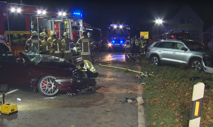 +ð¨ FRONTALZUSAMMENSTOSS – GEGEN TRAKTOR GESCHLEUDERT – 2x LEBENSGEFÄHRLICH VERLETZT ð¨+ [REMSECK]