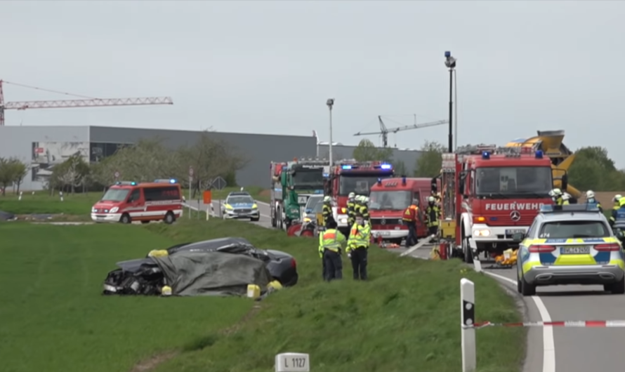 ð¢ Schlimme Bilder + Gaffer mit Handy ð¡| Tragischer & Tödlicher Crash mit Betonmischer (Affalterbach)
