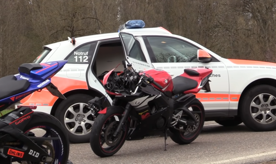 2x lebensgefährlich verletzt, Motorrad kracht in Pedelec ð ð Rettungsdienst + Notärzte in Donzdorf