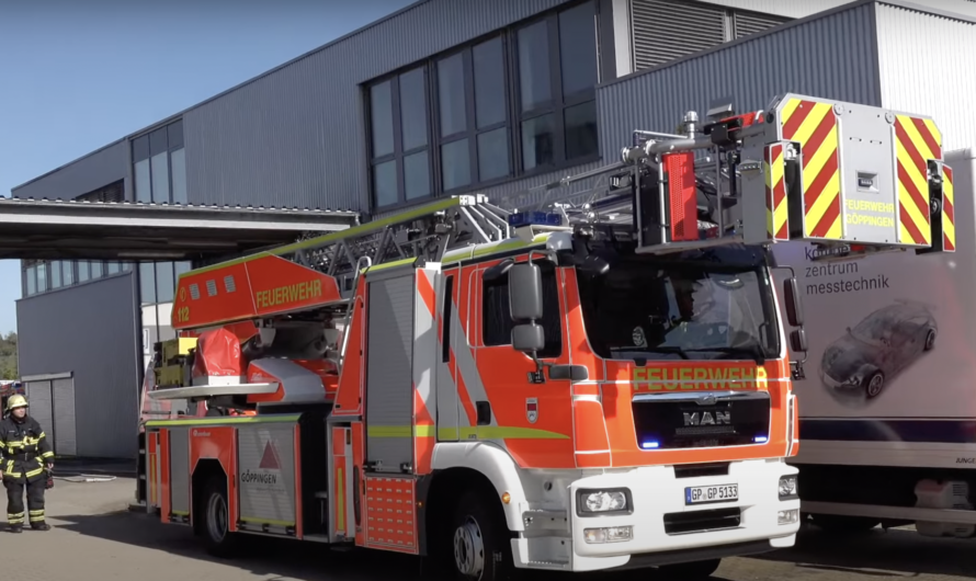 ð¥ Feuer mit Personenrettung ð¥| ð neue Einsatzfahrzeuge +DLK ð Feuerwehr Göppingen Einsatzübung