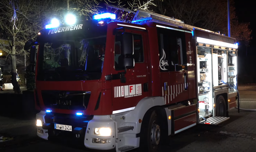 🔥 Brand an Schule in Waiblingen 🔥 | 🚒 Feuerwehr löscht den Brand & belüftet das Schulgebäude 🚒
