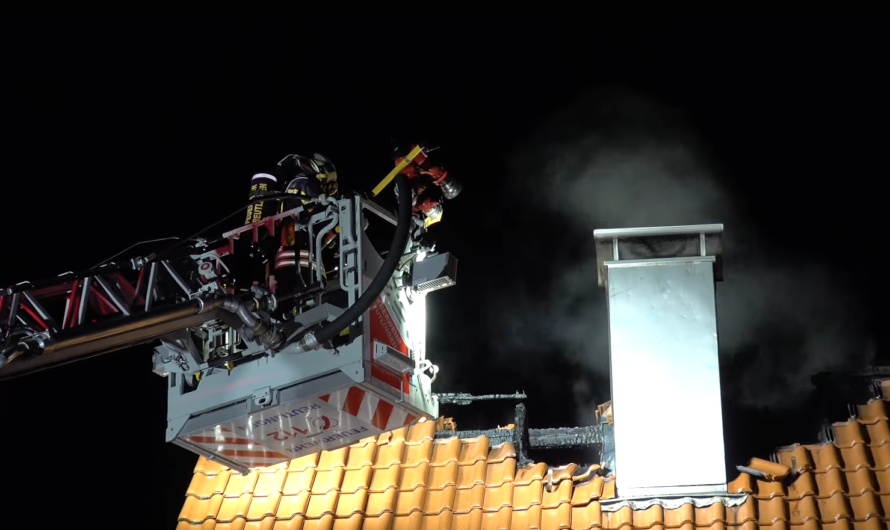 ð¥ Brand im Dachstuhl ð Ein verletzter Bewohner ð Brandeinsatz für die Feuerwehr Reutlingen