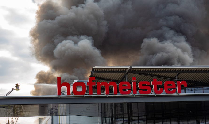 Großbrand: Große Doku zum Feuer bei Möbel Hofmeister ⭕️ | ð¥ Großeinsatz der Feuerwehren ð