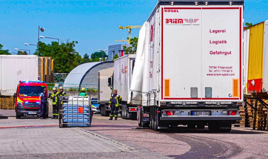 ⚠️ Großeinsatz Gefahrgut ⚠️ | ð  Einsatz: Feuerwehr Stuttgart & Ludwigsburg ð  Chemikalie läuft aus (Videodoku vom 14.06.2022)