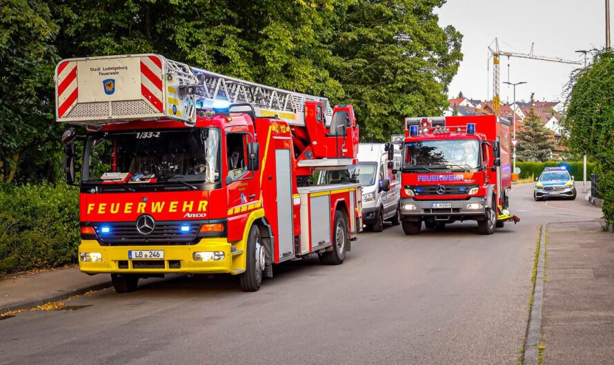 ð¥  Brand im CVJM – Haus. ð¥ | ð  Feuerwehr Möglingen & Ludwigsburg mit Drehleiter im Brandeinsatz ð