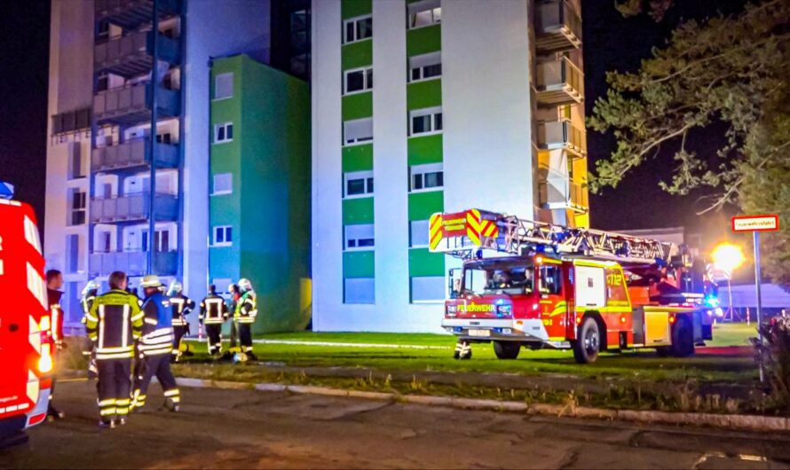 ð ð¥  Brand im Hochhaus – Großeinsatz  ð¥ ð  |  74 Personen evakuiert  |  4 Löschzüge im Einsatz