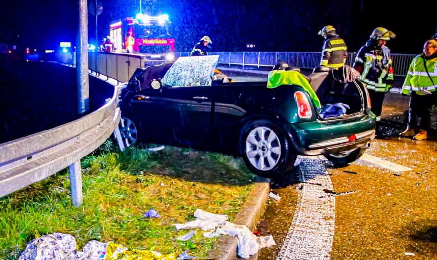 ð  Rettung aus BMW-Mini  ð | ð  Feuerwehr befreit eingeklemmte Fahrerin