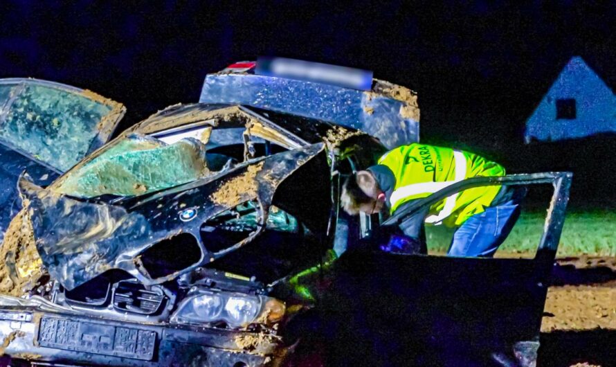 ð´  Tödlicher Crash – aus PKW geschleudert  ð´ | ð  Fahrer unter BMW eingeklemmt  ð