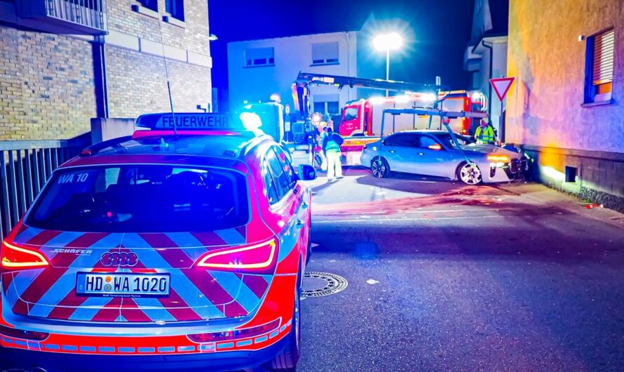 ð RASER-CRASH mit LUXUS BMW ð | ð Polizei beschlagnahmt Führerschein vom BMW-Fahrer ð