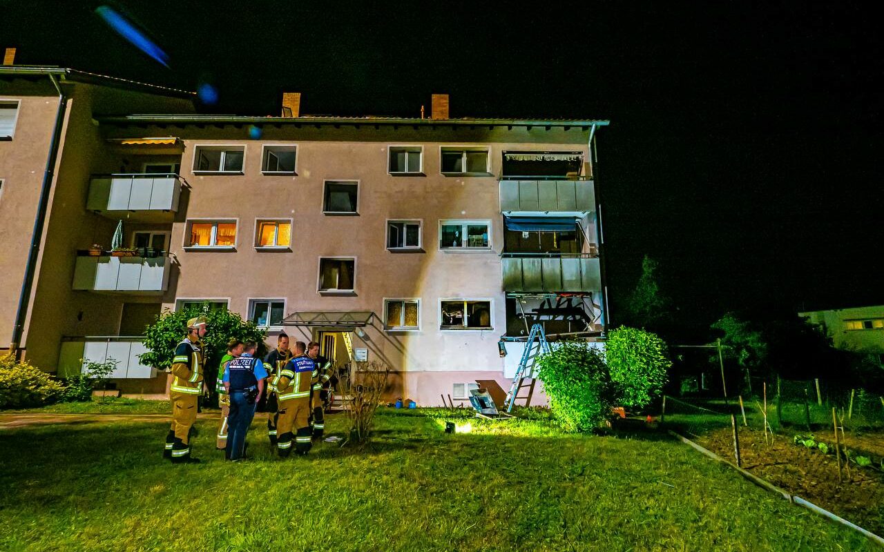 ð ð WOHNUNGSVOLLBRAND mit 7 VERLETZTE & WERKFEUERWEHR PORSCHE ð ð | + Brand in Krankenhaus